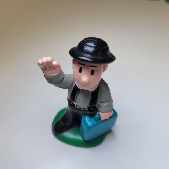 Vintage Train Towns People Plastic 2 Inch Cargo Mechanic Business Commute Play - Picture 6 of 8